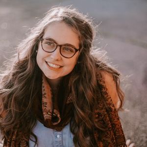 Meet your Posher, Hannah g